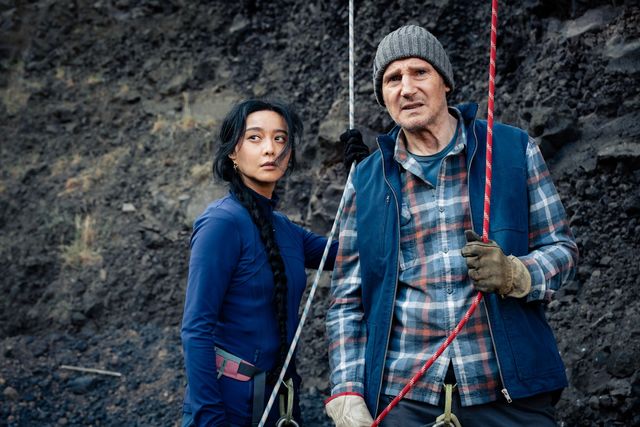 ガイド役はファン・ビンビン！リーアム・ニーソンがネパールで戦う『アイス・ロード：リベンジ』場面写真：フォトギャラリー
