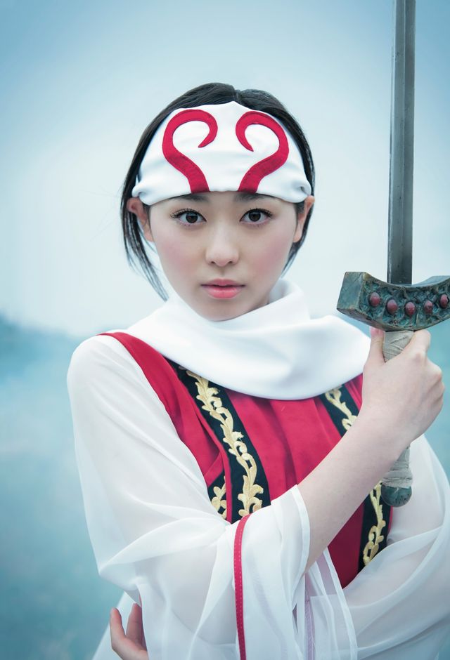 山崎賢人の信が話題の「キングダム」、福原遥が羌カイのグラビアに挑戦！フォトギャラリー：フォトギャラリー