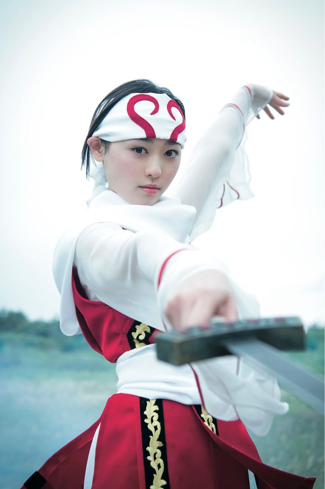 山崎賢人の信が話題の「キングダム」、福原遥が羌カイのグラビアに挑戦！フォトギャラリー（2枚目）