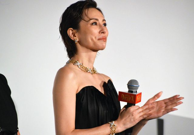 米倉涼子、ゴージャスな“X”のジュエリーまとい登場！『劇場版ドクターX FINAL』ワールドプレミア（7枚目）