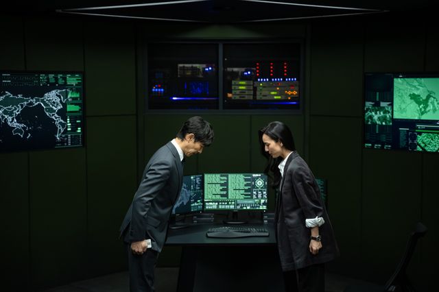 【ネタバレあり】「VIVANT」仲間たちが全員集合！前半戦最終回（第18話）場面写真（7枚目）