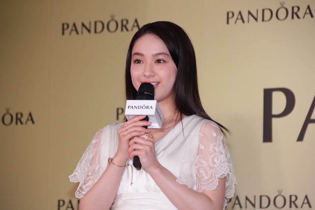 どんどんきれいになっていく！平祐奈、純白ドレス＆ジュエリーで大人っぽい！（6枚目）