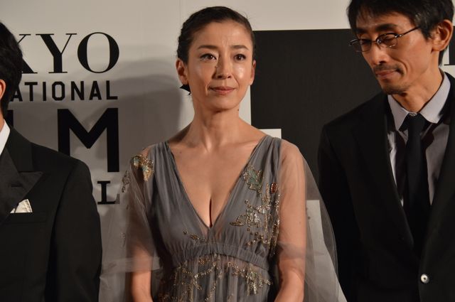 華やかなドレスに身を包んだ宮沢りえ・深津絵里ら女優陣！東京国際映画祭レッドカーペット写真ギャラリー＜その3＞：フォトギャラリー