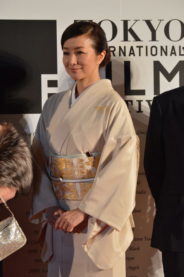 華やかなドレスに身を包んだ宮沢りえ・深津絵里ら女優陣！東京国際映画祭レッドカーペット写真ギャラリー＜その3＞（24枚目）