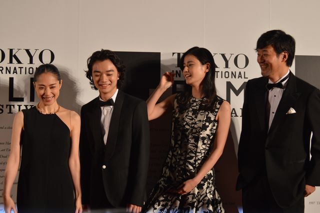 華やかなドレスに身を包んだ宮沢りえ・深津絵里ら女優陣！東京国際映画祭レッドカーペット写真ギャラリー＜その3＞（34枚目）