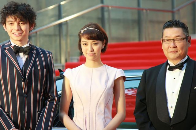 華やかなドレスに身を包んだ宮沢りえ・深津絵里ら女優陣！東京国際映画祭レッドカーペット写真ギャラリー＜その3＞（36枚目）