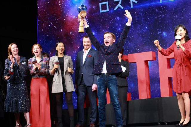 ロビンソン一家の末っ子ウィルくんがかわいすぎ!「ロスト・イン・スペース」ジャパンプレミア:フォトギャラリー