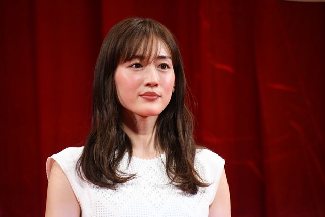 綾瀬はるか、透明感がすごい！『奥様は、取り扱い注意』取り扱い説明会：フォトギャラリー
