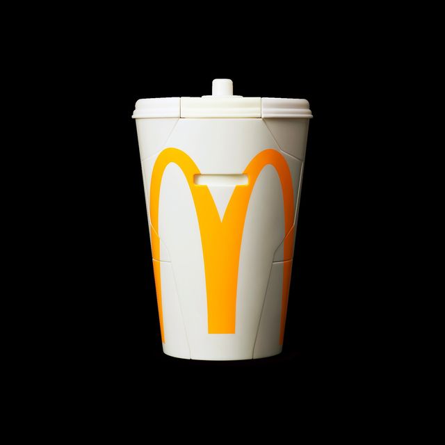 初コラボは変形フィギュア！「マクドナルド×エヴァンゲリオン