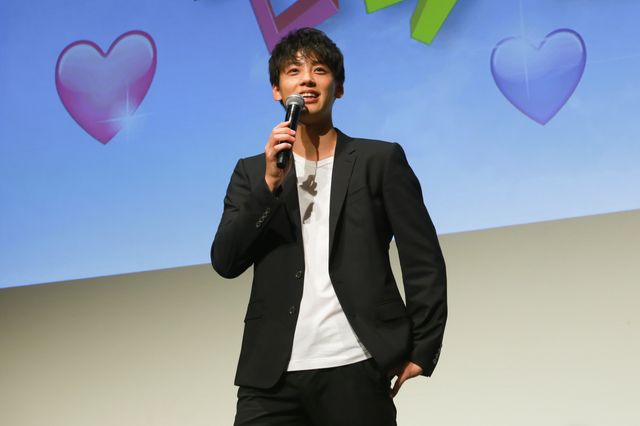 竹内涼真＆浜辺美波、キュートなダンスを披露！映画『センセイ君主』公開後イベント（4枚目）