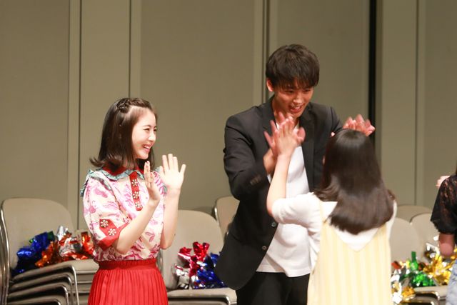 竹内涼真＆浜辺美波、キュートなダンスを披露！映画『センセイ君主』公開後イベント（9枚目）