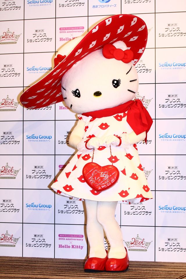 ダレノガレ明美、ハローキティとペアルック！フォトギャラリー（7枚目）