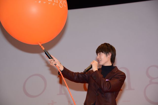 山崎賢人、『orange』キャスト陣から仲間外れにされてしょんぼり…　画像ギャラリー（15枚目）