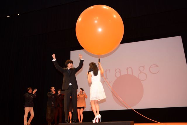 山崎賢人、『orange』キャスト陣から仲間外れにされてしょんぼり…　画像ギャラリー（25枚目）