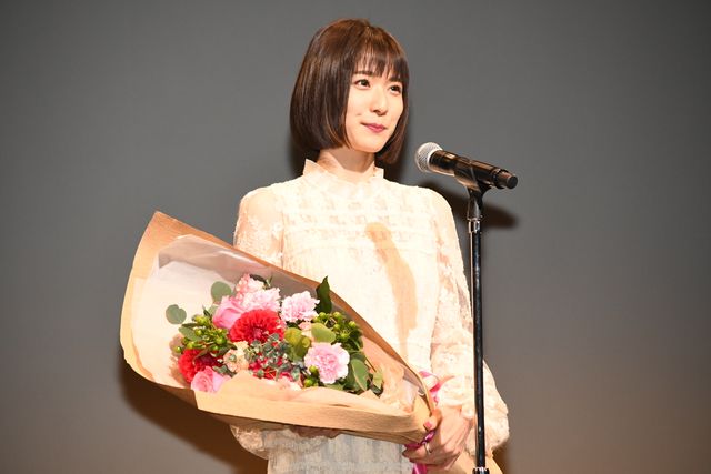 ゴジラにマイクを向ける宮野真守（16枚目）