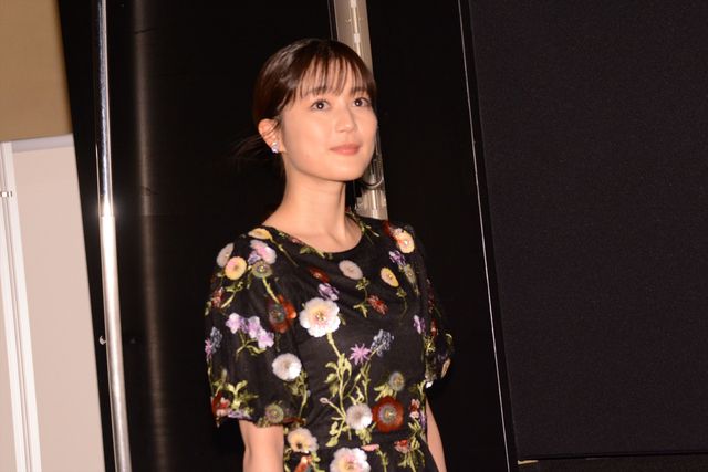 吉岡秀隆、柴咲コウをエスコート！映画『Dr.コトー診療所』初日舞台あいさつ（3枚目）