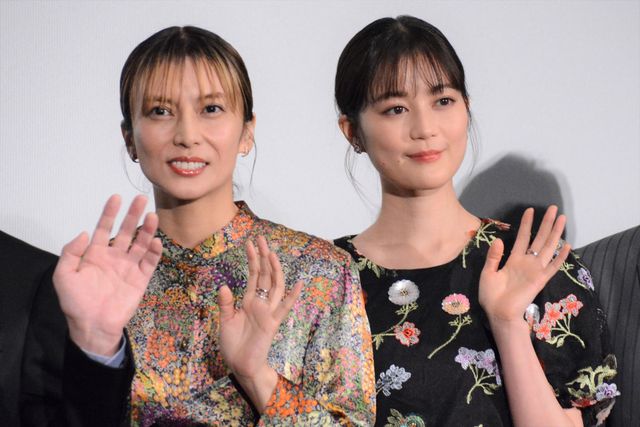 吉岡秀隆、柴咲コウをエスコート！映画『Dr.コトー診療所』初日舞台あいさつ（15枚目）