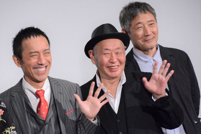 吉岡秀隆、柴咲コウをエスコート！映画『Dr.コトー診療所』初日舞台あいさつ（17枚目）