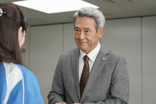 貴司の応募書類に願いを込める舞…「舞いあがれ！」第78回の場面写真（4枚目）