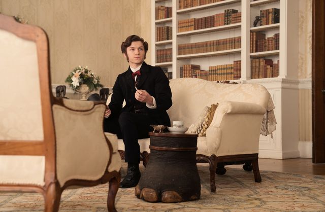 トムホがタバコを…！映画『エジソンズ・ゲーム』場面カット：フォトギャラリー