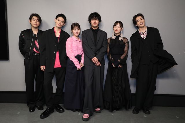 浜辺美波、赤楚衛二らTGCランウェイで大歓声！“六嘘ポーズ”披露（5枚目）