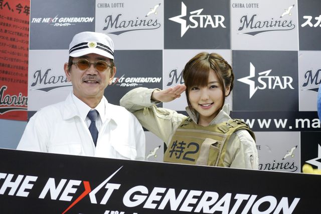 真野恵里菜が、『パトレイバー』のヒロイン衣装で始球式に登場！　画像ギャラリー（12枚目）