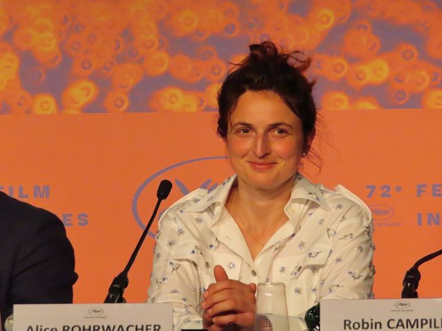 エル・ファニングかわいい！カンヌ映画祭審査員会見の様子（9枚目）