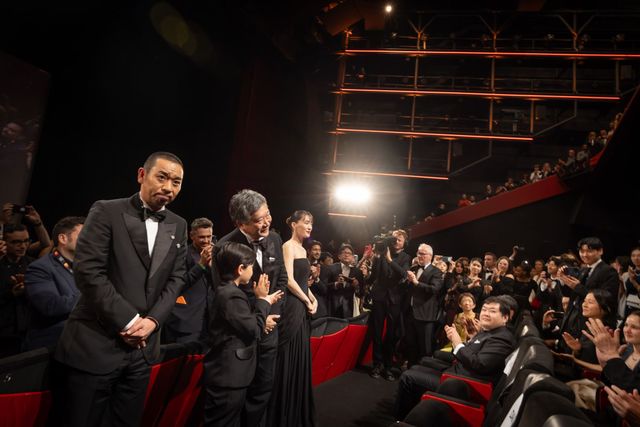 是枝裕和監督、綾瀬はるか、大悟（千鳥）らに9分のスタンディングオベーション【第79回カンヌ国際映画祭】（20枚目）