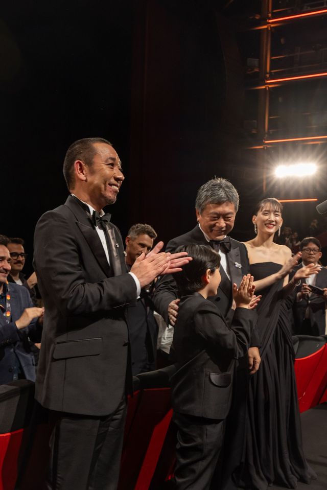 是枝裕和監督、綾瀬はるか、大悟（千鳥）らに9分のスタンディングオベーション【第79回カンヌ国際映画祭】（28枚目）