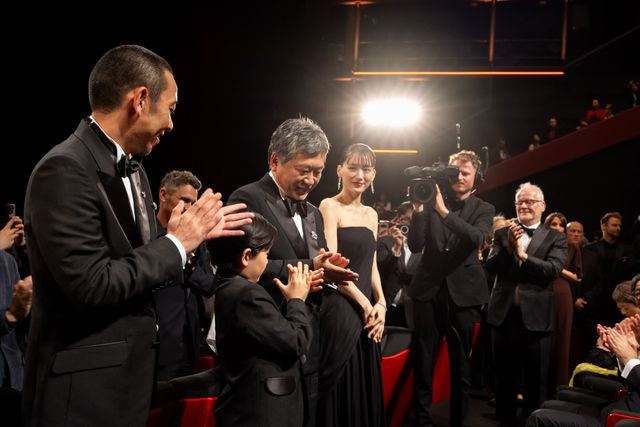 是枝裕和監督、綾瀬はるか、大悟（千鳥）らに9分のスタンディングオベーション【第79回カンヌ国際映画祭】（34枚目）