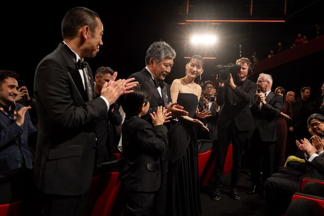 是枝裕和監督、綾瀬はるか、大悟（千鳥）らに9分のスタンディングオベーション【第79回カンヌ国際映画祭】（35枚目）