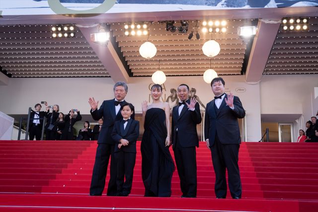 是枝裕和監督、綾瀬はるか、大悟（千鳥）らに9分のスタンディングオベーション【第79回カンヌ国際映画祭】（52枚目）