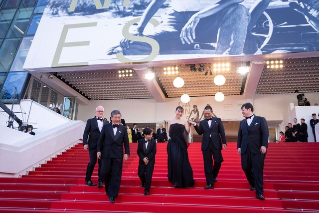 是枝裕和監督、綾瀬はるか、大悟（千鳥）らに9分のスタンディングオベーション【第79回カンヌ国際映画祭】（55枚目）