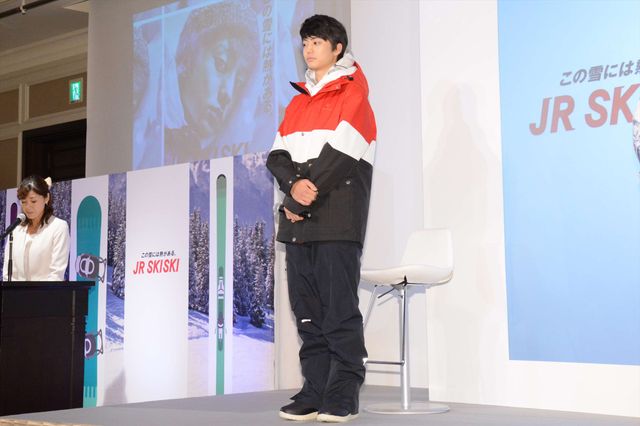 松本穂香＆伊藤健太郎、スキーウエアで登場！「JR SKISKIキャンペーン記者発表会」（6枚目）