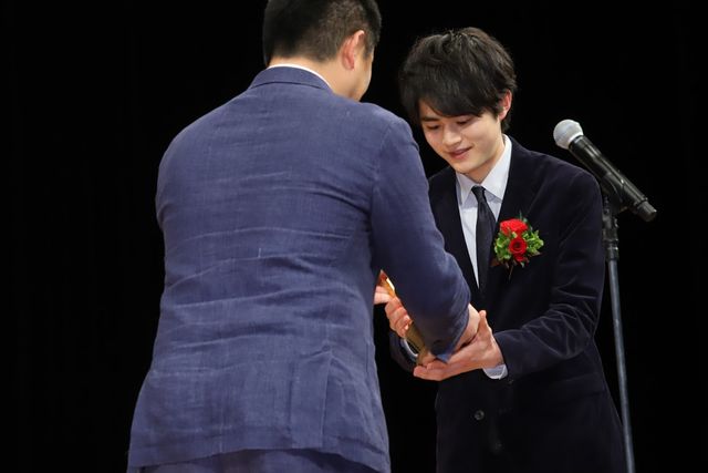 池松壮亮、瀧内公美、成田凌らキネマ旬報ベスト・テン表彰式【40点】（38枚目）