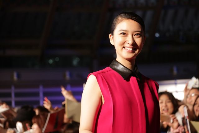 『るろうに剣心』佐藤健、雨の中のファンサービス！フォトギャラリー（4枚目）