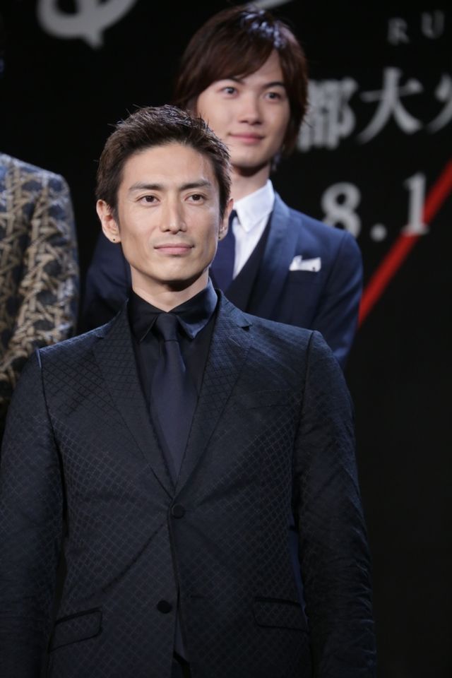 『るろうに剣心』佐藤健、雨の中のファンサービス！フォトギャラリー（14枚目）