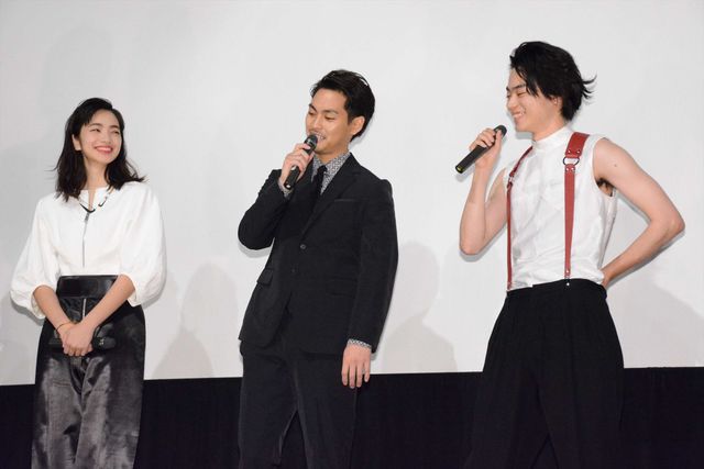 柳楽優弥×菅田将暉×小松菜奈×村上虹郎！『ディストラクション・ベイビーズ』初日舞台あいさつフォトギャラリー（11枚目）