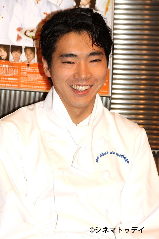 仲村トオルやYOUが出席！舞台「ハンドダウンキッチン」の出演者ロビー会見フォトギャラリー（2枚目）