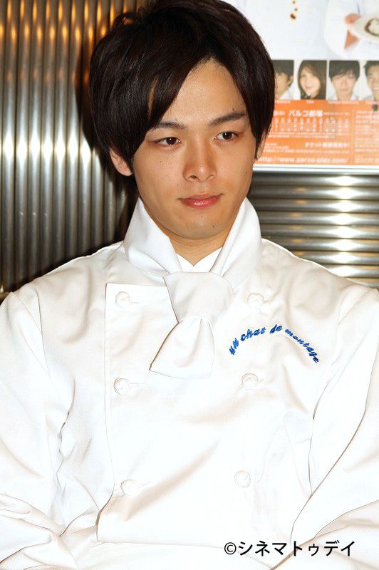 仲村トオルやYOUが出席！舞台「ハンドダウンキッチン」の出演者ロビー会見フォトギャラリー（3枚目）