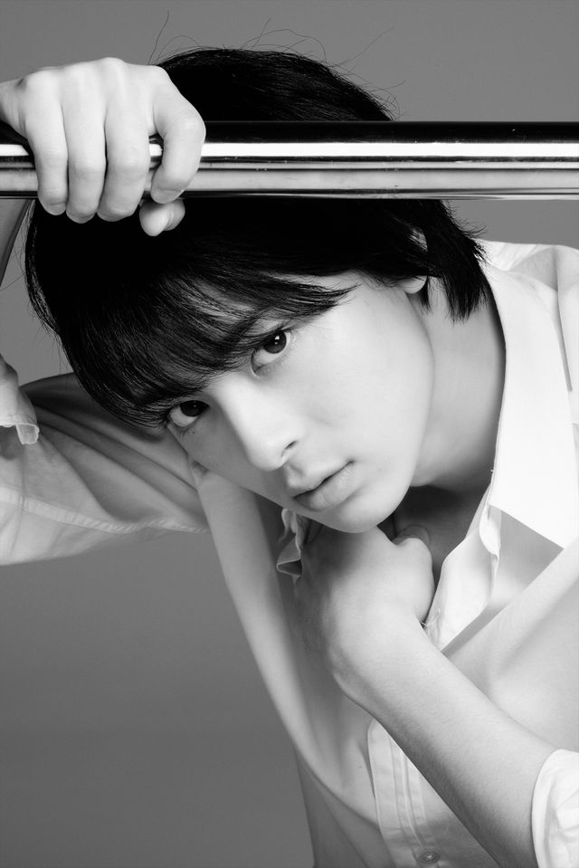 彼氏力がすごく高そう……高杉真宙セカンド写真集「20/7」フォトギャラリー（2枚目）
