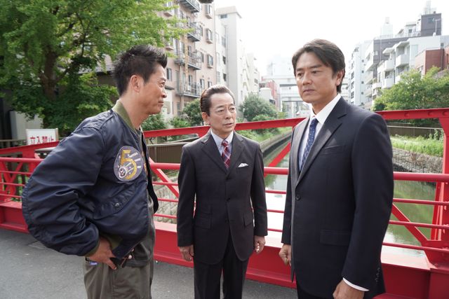 特命係“初代・第3の男”陣川公平、亀山薫と16年ぶりの再会！「相棒 season22」第3話（2枚目）