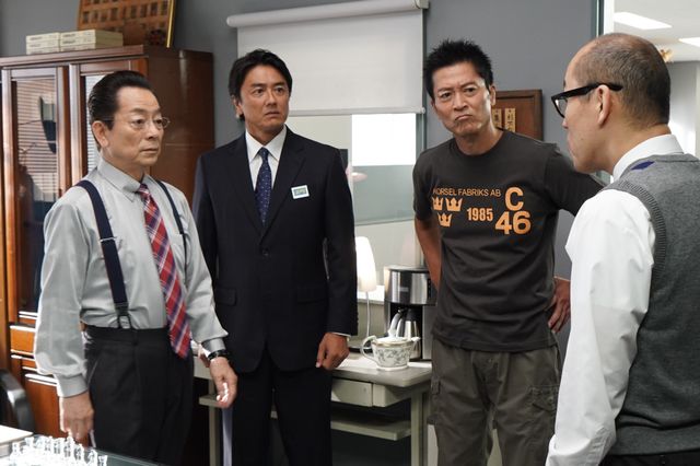 特命係“初代・第3の男”陣川公平、亀山薫と16年ぶりの再会！「相棒 season22」第3話（3枚目）