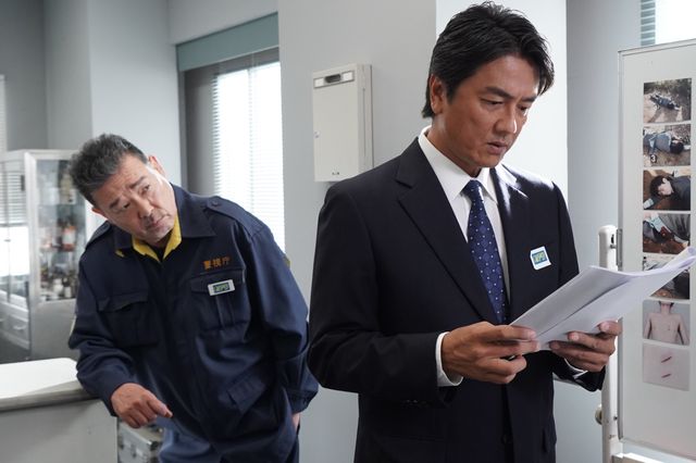 特命係“初代・第3の男”陣川公平、亀山薫と16年ぶりの再会！「相棒 season22」第3話（9枚目）