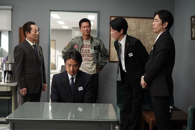 特命係“初代・第3の男”陣川公平、亀山薫と16年ぶりの再会！「相棒 season22」第3話（12枚目）