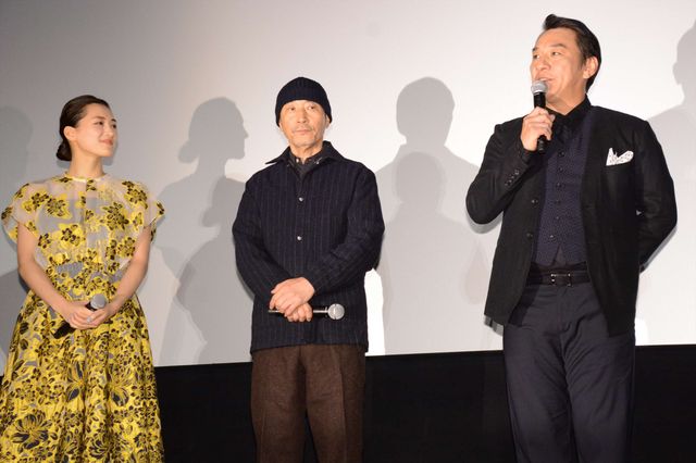 黄色がキュート！綾瀬はるから出席『海賊とよばれた男』初日舞台あいさつフォトギャラリー（25枚目）