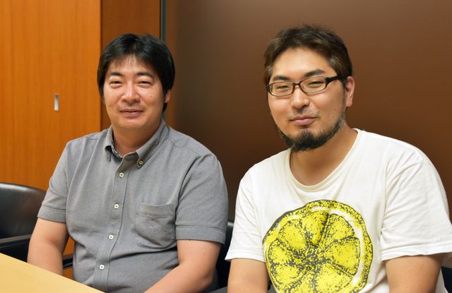 週刊少年ジャンプ編集部が目指すゴールとは - 「バクマン。」の初代担当・相田聡一副編集長（左）と2代目担当の門司健吾氏（右）