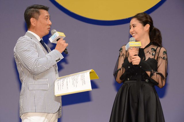 美しすぎ！長澤まさみ、黒のシースルードレスで魅了！映画『グッドモーニングショー』完成披露試写会フォトギャラリー（12枚目）