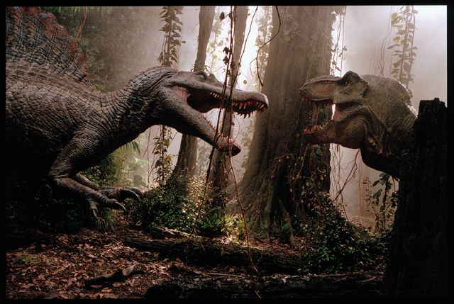 絶体絶命のピンチの連続！『ジュラシック・パーク III』場面写真（4枚目）