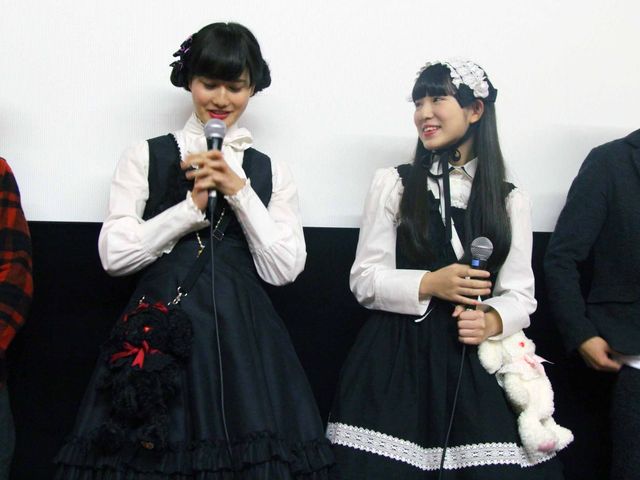 橋本愛＆蒼波純がロリータ衣装で登場！フォトギャラリー（3枚目）